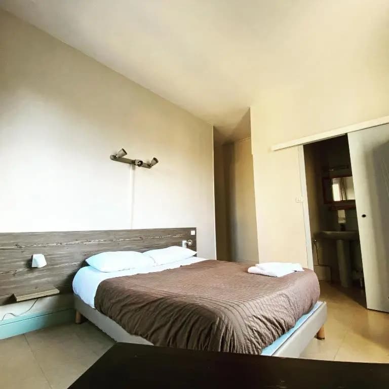 Hotel Le Midi Clermont-Cournon - Photo 4