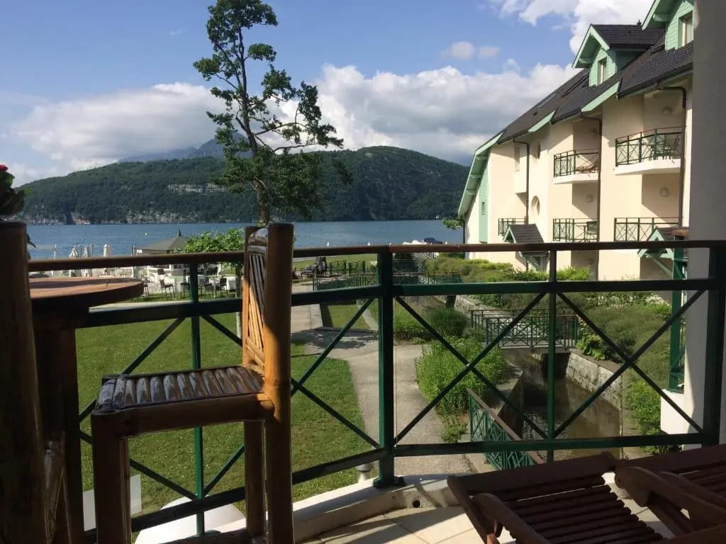 la baie des voiles ,vue lac d'Annecy ,plage privée - Miniature 8