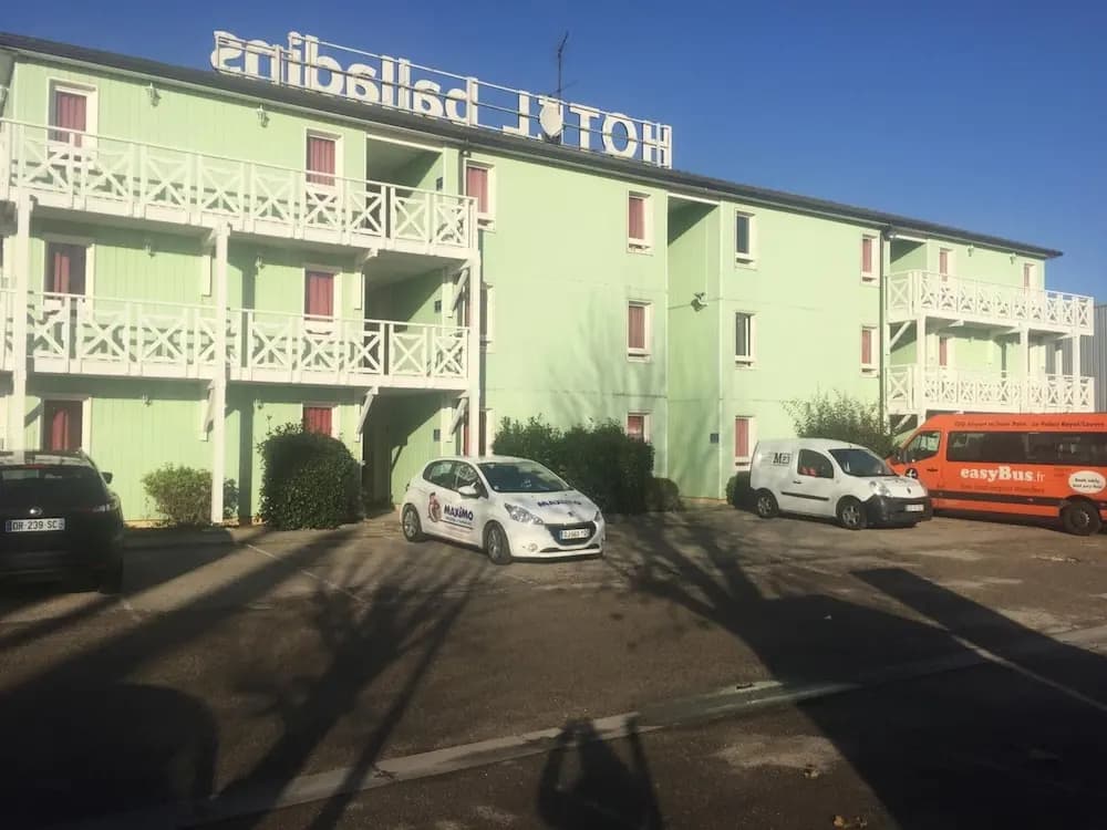 Hotel initial by balladins Roissy CDG / Saint-Mard - Photo 1