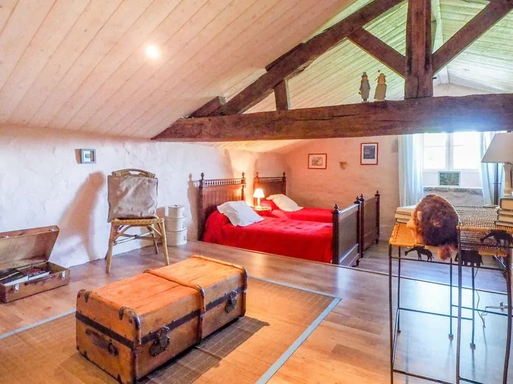 Holiday Home in Saint-laurent-de-la-salle With Pool - Miniature 6