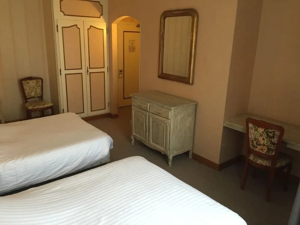 Hôtel Central - Miniature 7