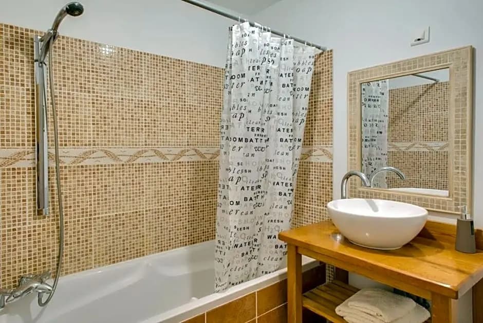Charente Bed and Breakfast - Miniature 6