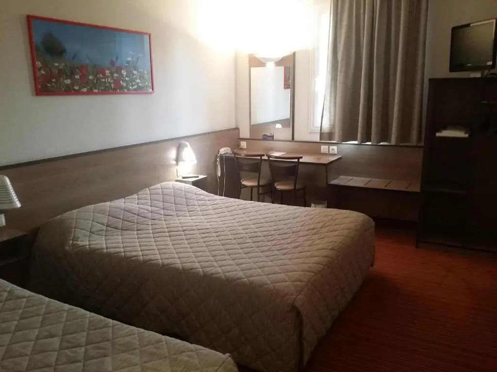 ACE Hôtel Brive-la-Gaillarde - Photo 2