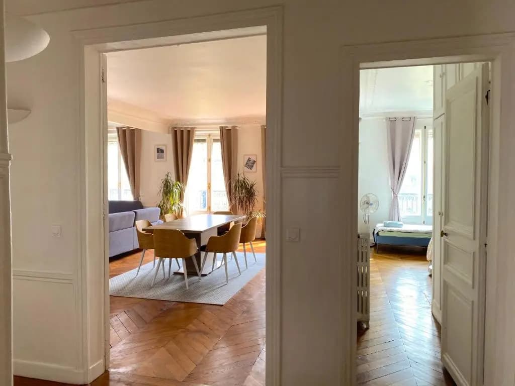 Marvellous Sunbathed 3BR at the heart of Paris - Photo 3