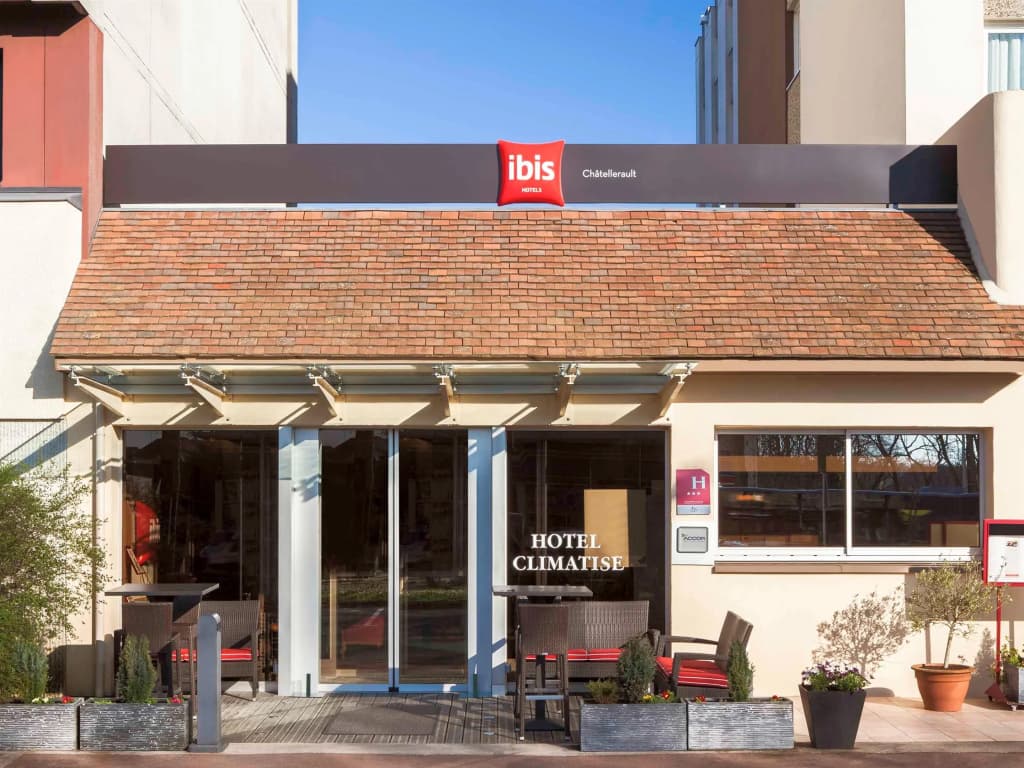 ibis Chatellerault - Photo 1