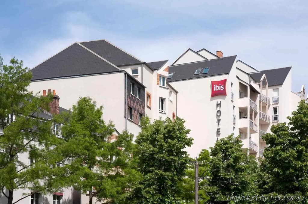 ibis Orléans Centre Gare - Photo 1