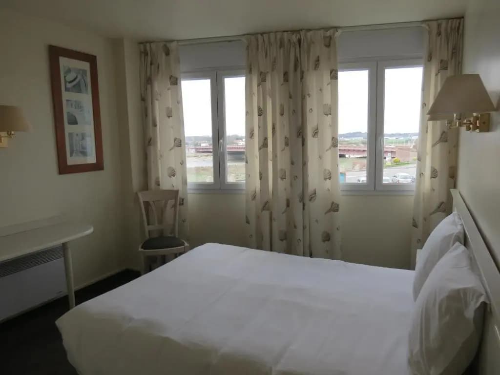 Logis Hôtel le Charles VIII - Photo 4