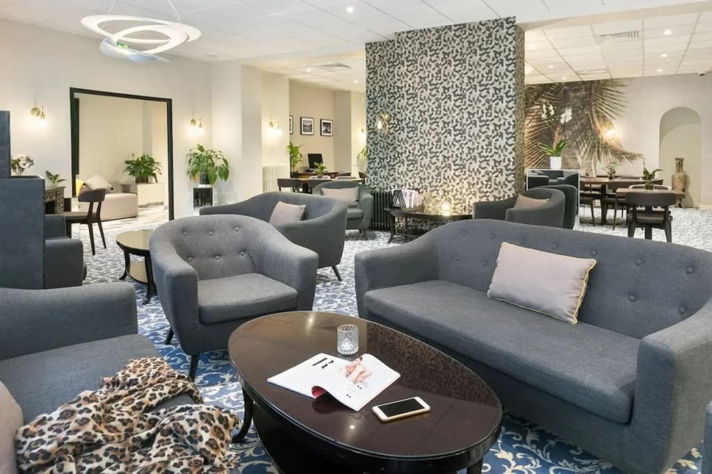 Hôtel Locarno Nice - Photo 2