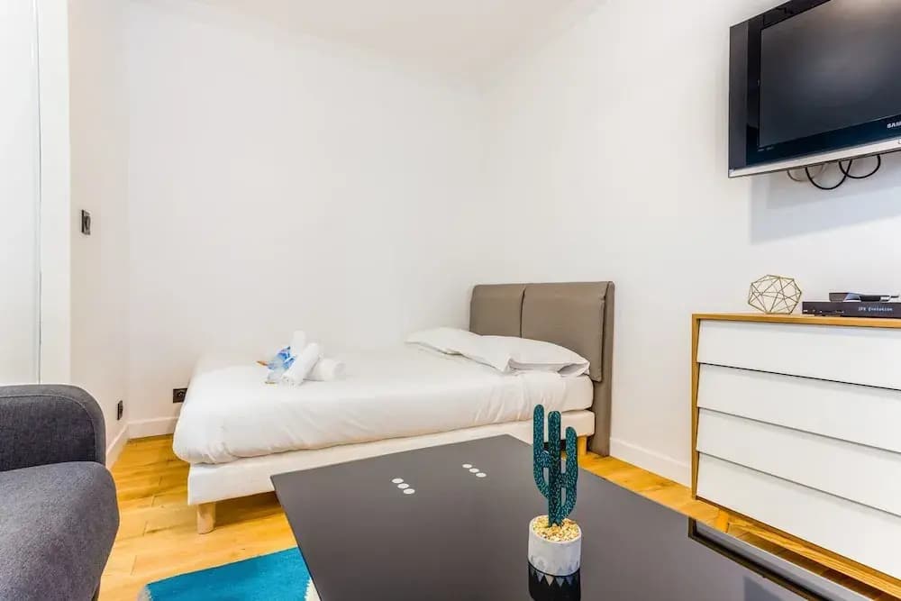 Cozy Studio in the Heart of Paris - Photo 2