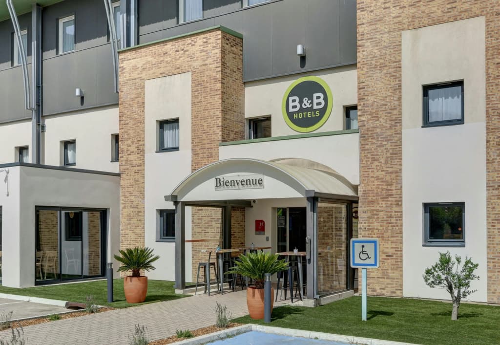 B&B HOTEL Aubagne Gémenos - Photo 1