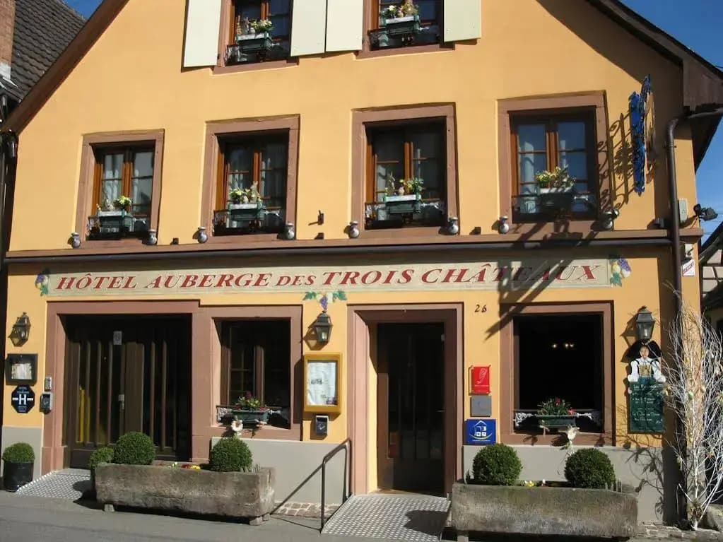 Auberge des Trois Châteaux - Photo 1