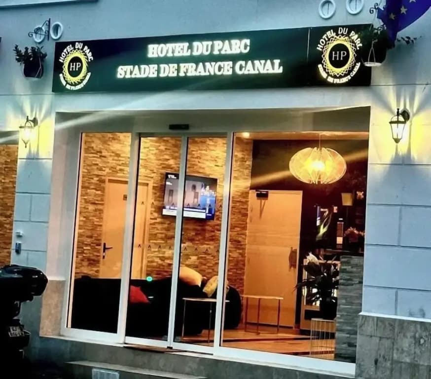 hotel du parc canal - Photo 1