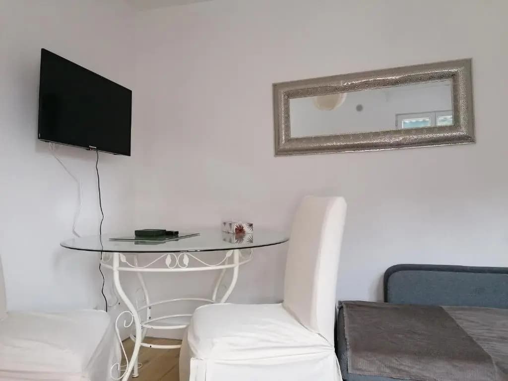 Charmante Maisonnette indépendante avec parking 5 mn Rouen - Photo 2