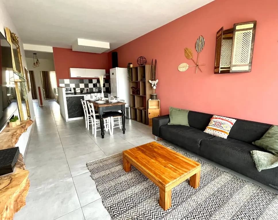 2 Bedrooms - Sea View Apartment - Photo 1