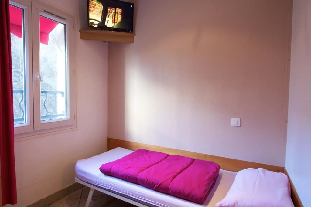 Bastille Hostel - Miniature 8