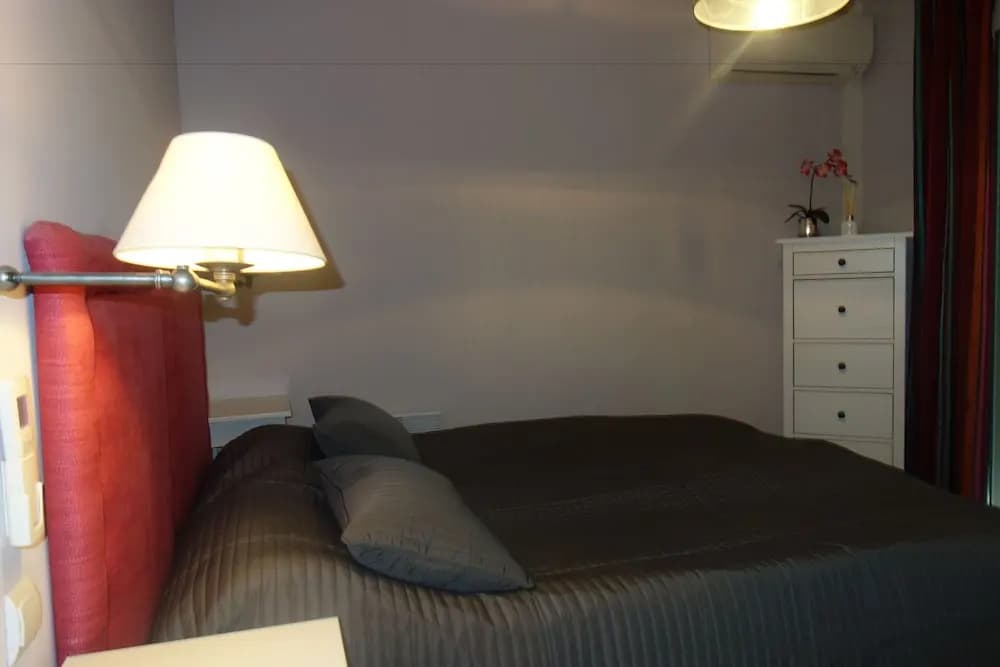 Welcome to Cannes - Bristol - Photo 4