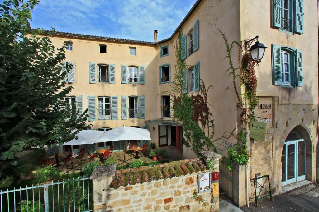Hôtel Le Quatorze - Photo 1