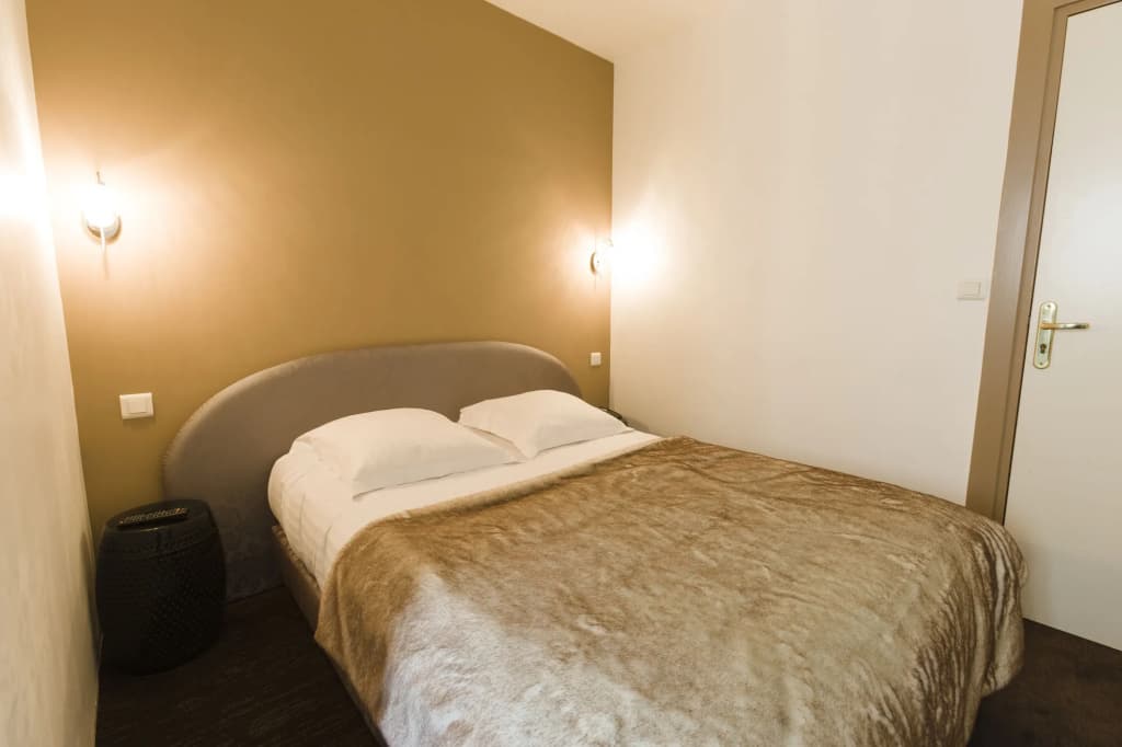 Hôtel Le Saint Louis - Photo 2