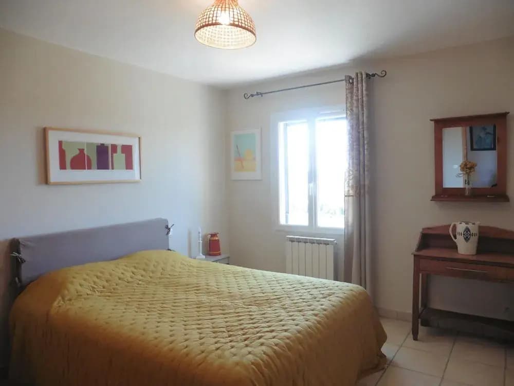 Pretty, Spacious Holiday Home With Private Pool - Photo 3