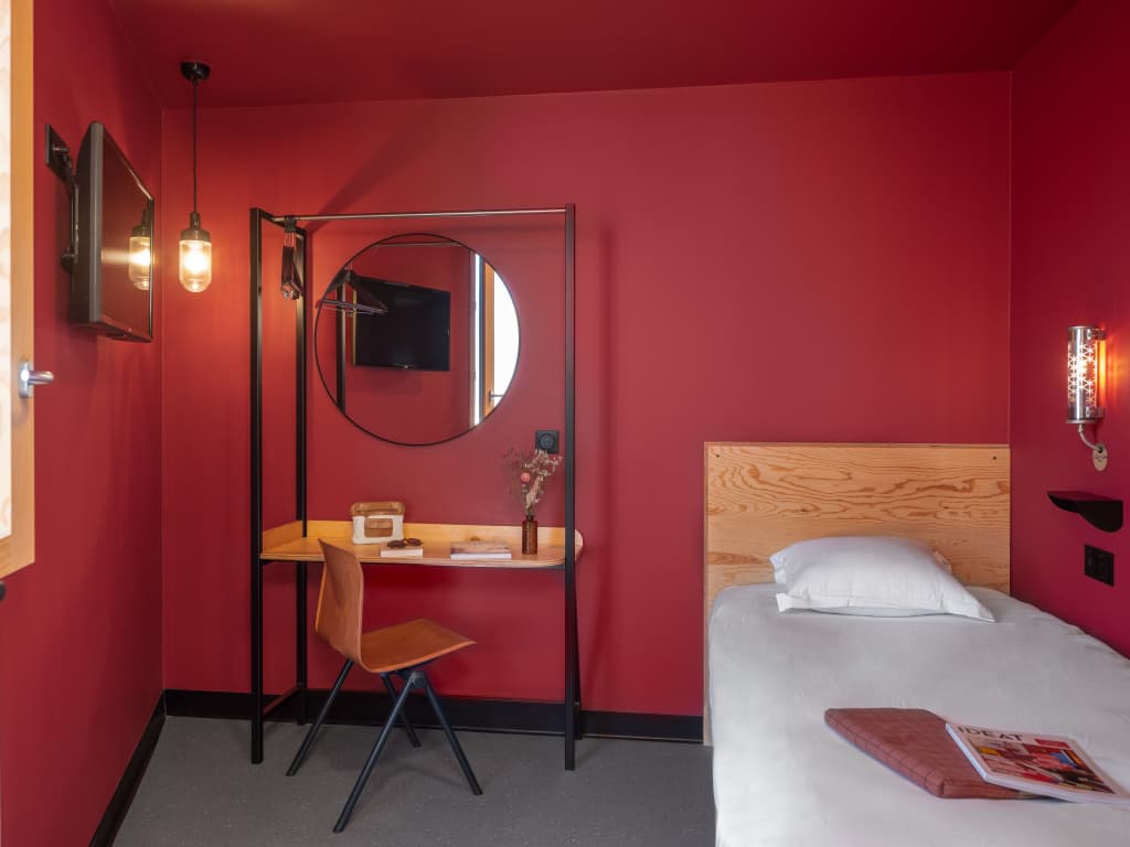 Eklo Hotels Montpellier City center Saint-Roch train station - Photo 3