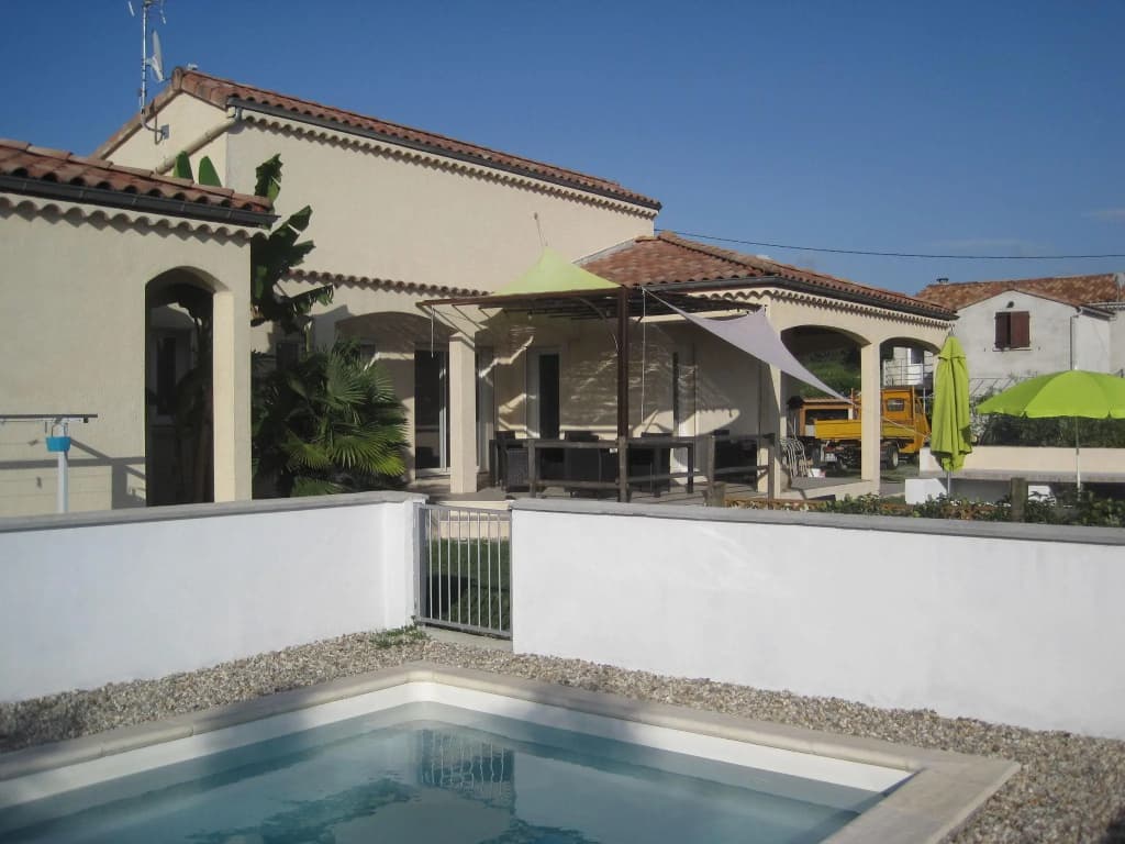 Chic Holiday Home in Pradons With Swimming Pool - Photo 4