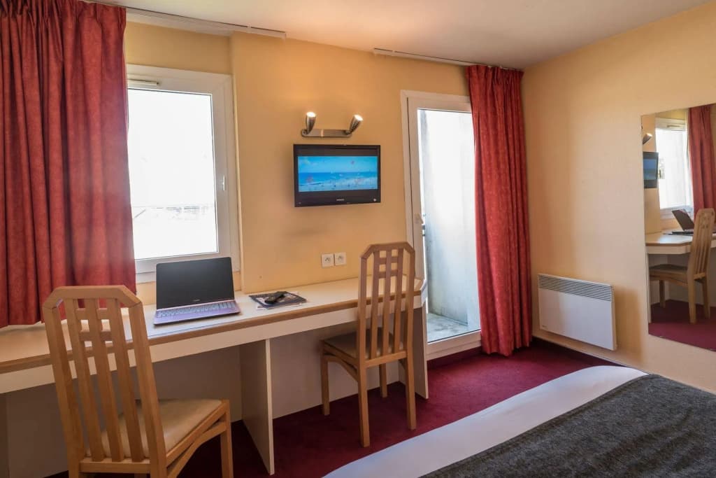 Hôtel les Genêts Bayonne - Photo 3