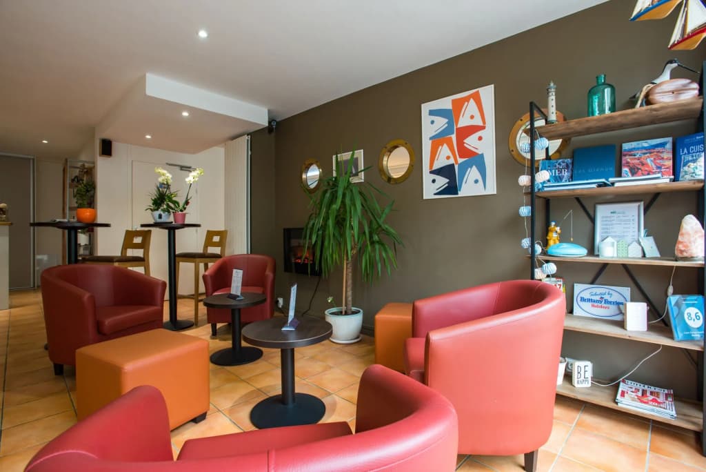 Brit Hotel Des Halles - Photo 2