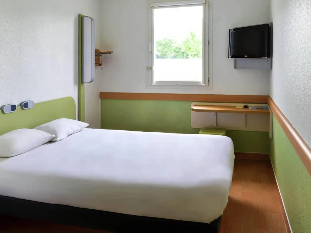 Ibis Budget Orléans Sud Co’met - Photo 4