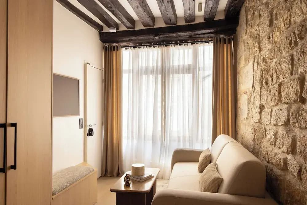Modern Apartment -ac-1br-4p-pantheon - Photo 3