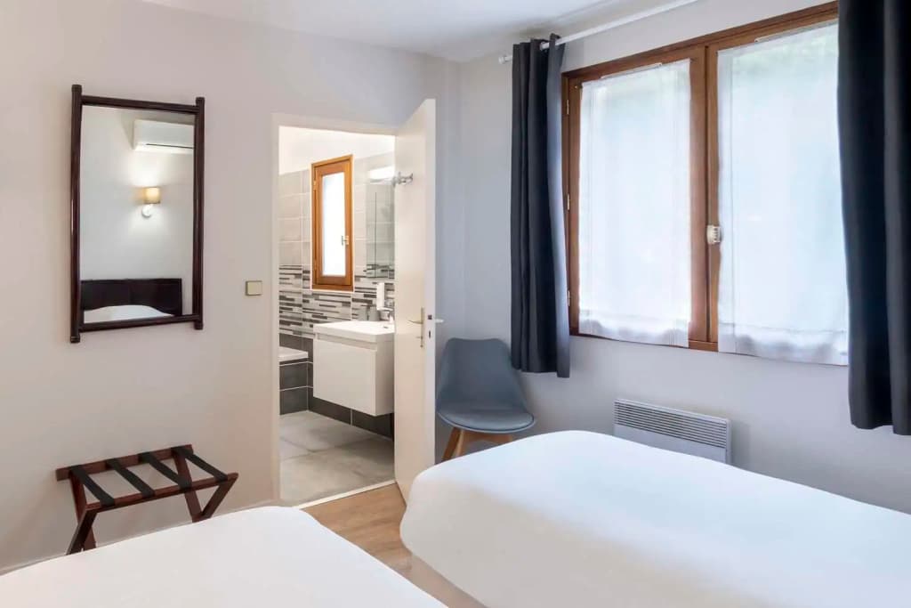 Sure Hotel by Best Western Saintes - Miniature 6