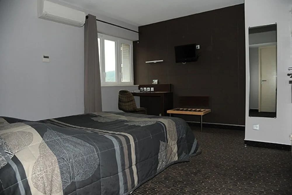 Logis Hôtel Le Bellevue - Photo 3