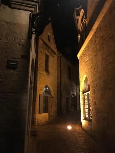 Maison de Charme dans la Cité - Photo 1