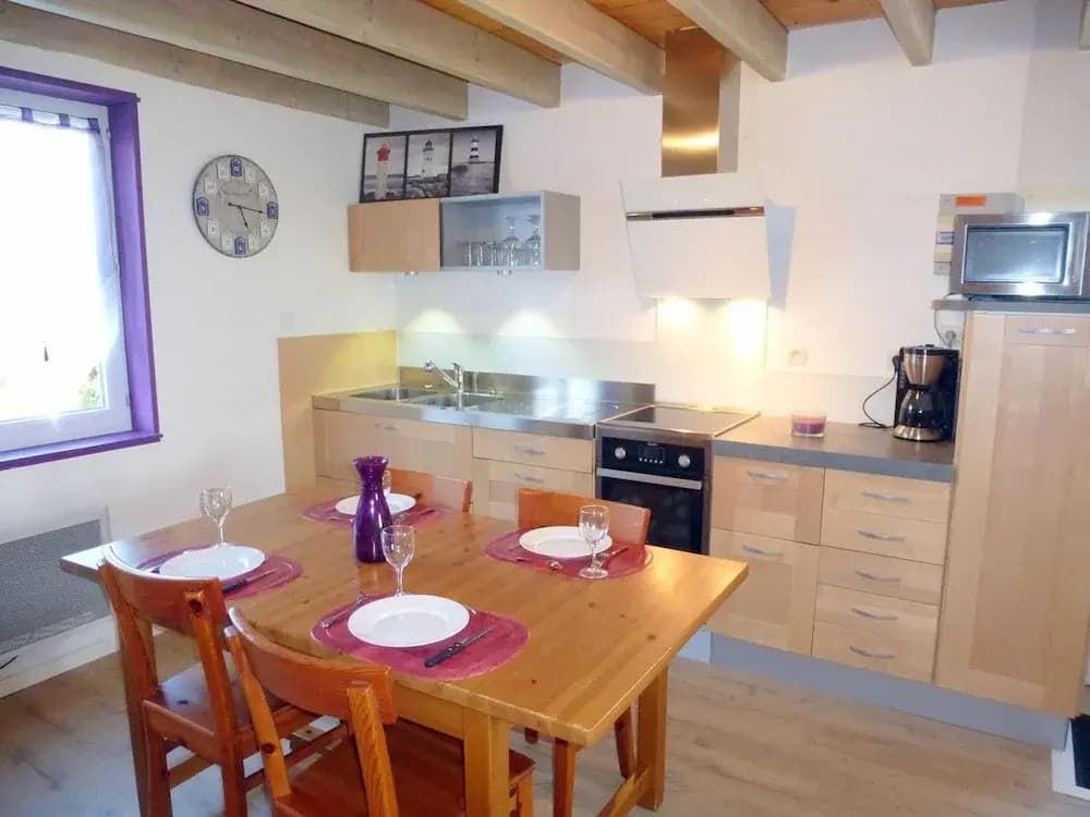 Holiday Home in Cleder Near Les Amiets Beach - Miniature 6