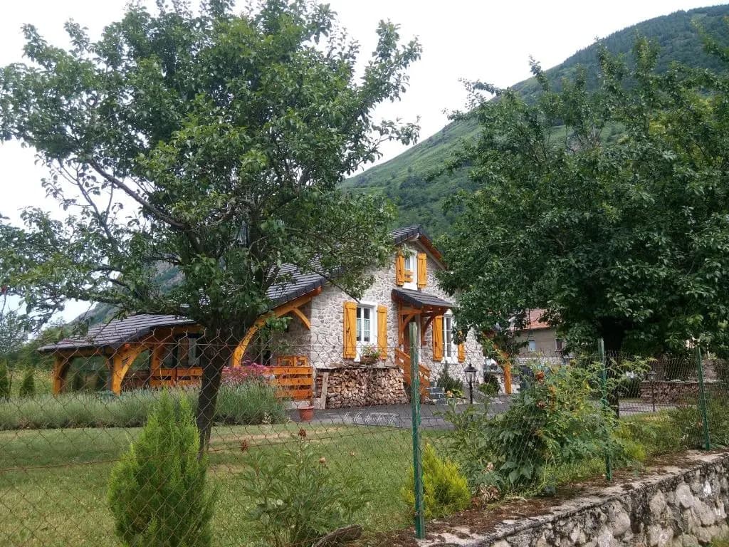 Ouxis - Photo 1