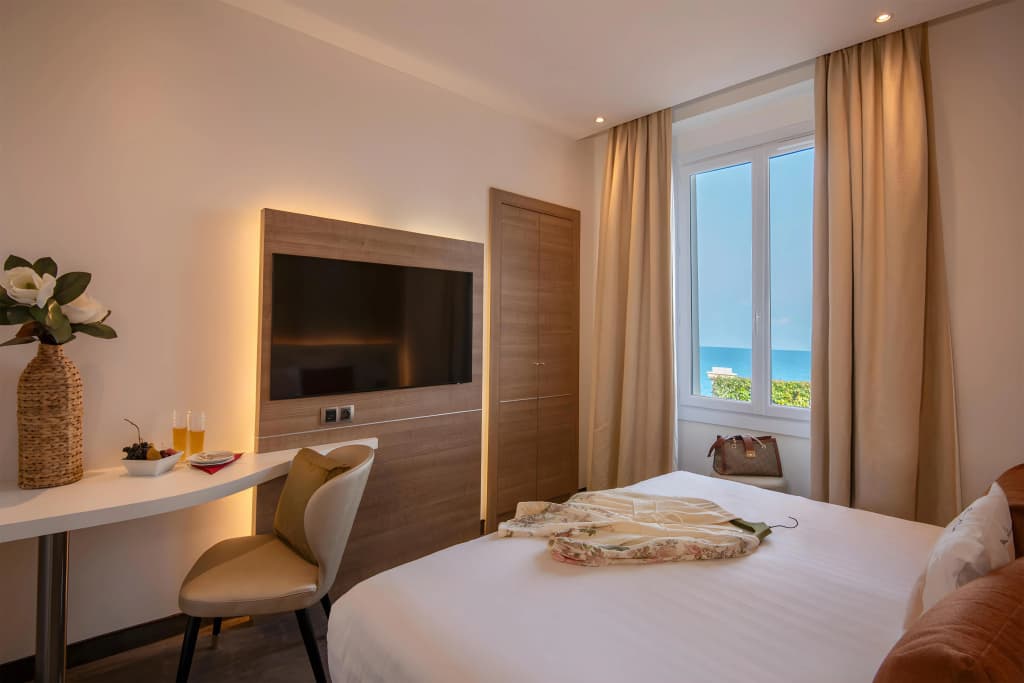 Best Western Premier Hotel Prince De Galles - Photo 4