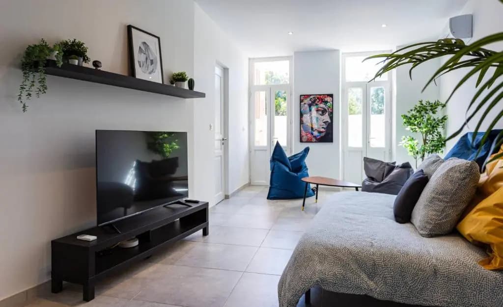 MaxBnb - CLIMATISÉ - Grand Studio 37m2 & terrasse 30m2 - Est - Miniature 8