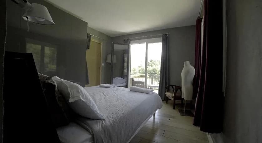 Room To Rent - Photo 1