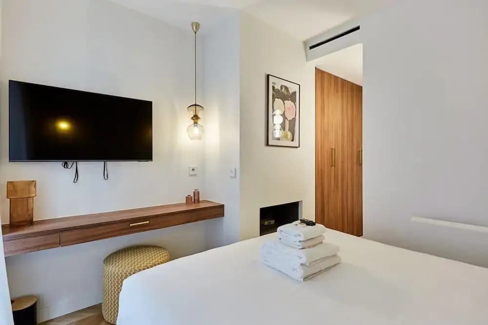 Magnificent Apartment With AC - Center of Paris - Photo 3
