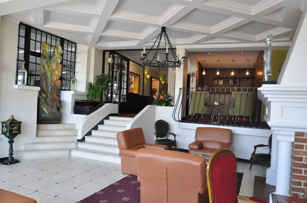 Hôtel Bellevue - Photo 2