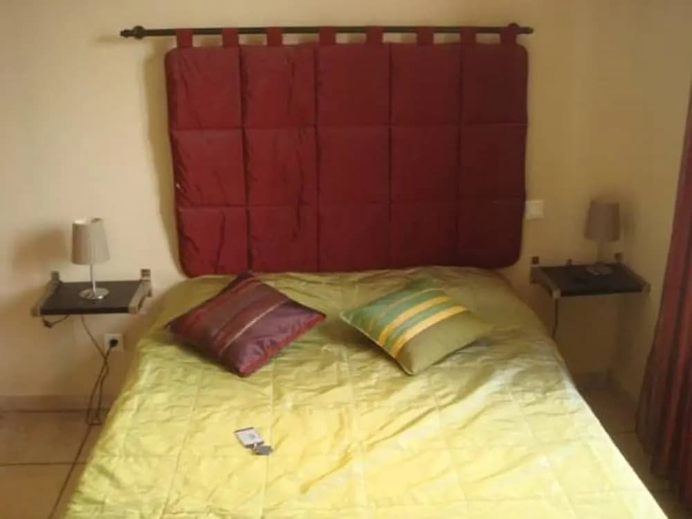 Hotel La Maillane - Photo 2
