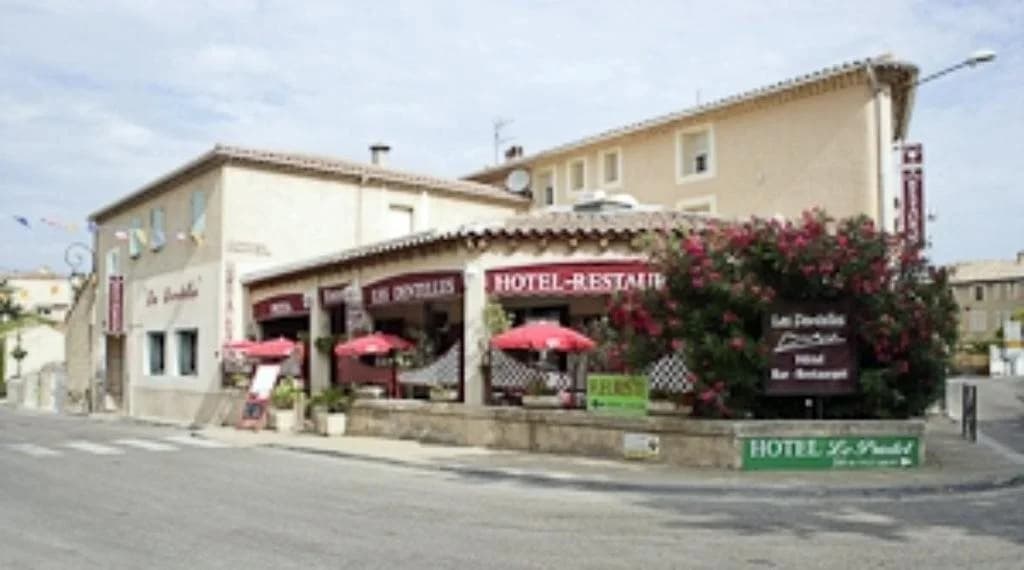 Hotel Les Dentelles - Photo 1