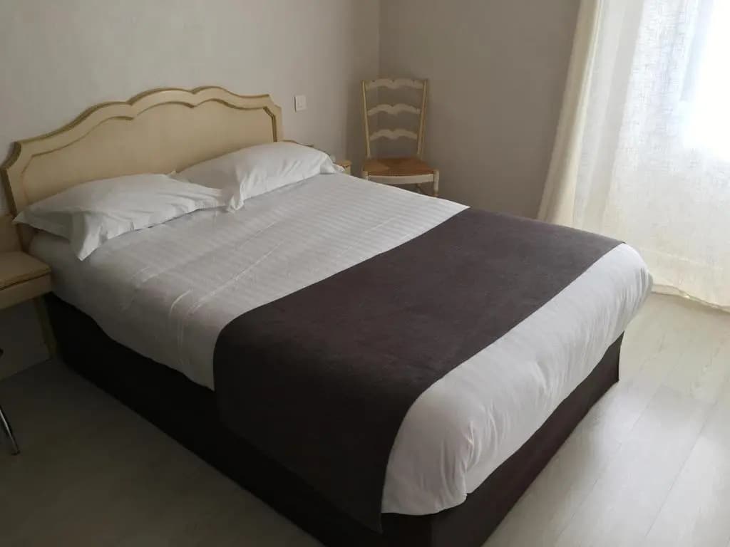 Hotel Du Bosquet - Photo 2