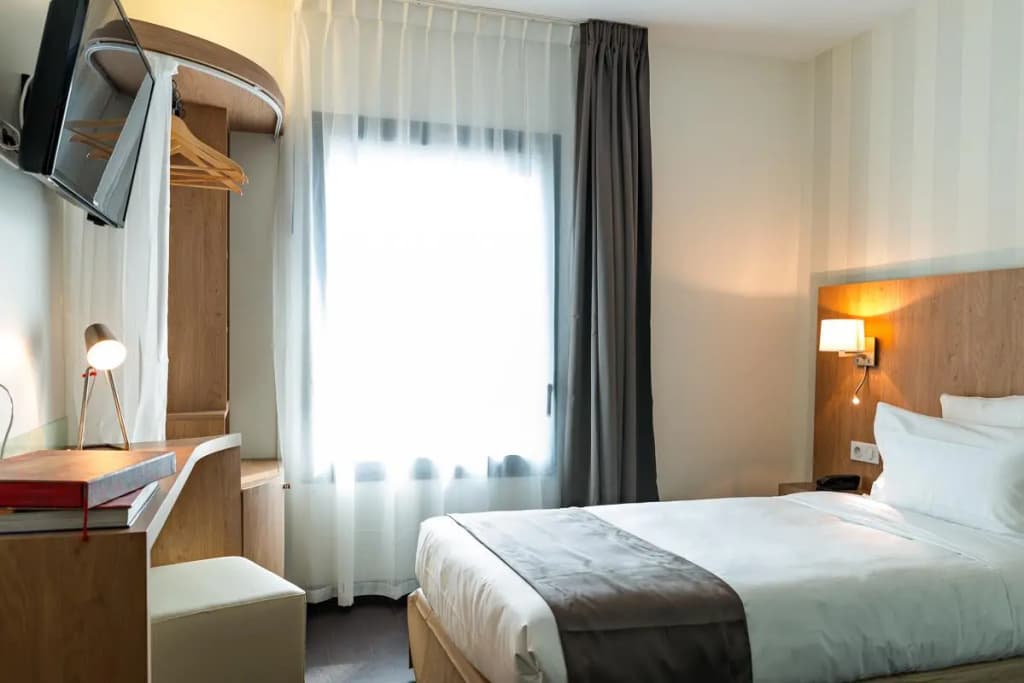 Hôtel Le Père Léon - Photo 2