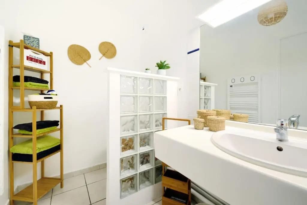 T2 cosy proche du centre-ville avec garage inclus - Photo 2