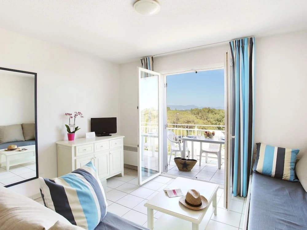 Coastal Stay for Groups - Photo 1