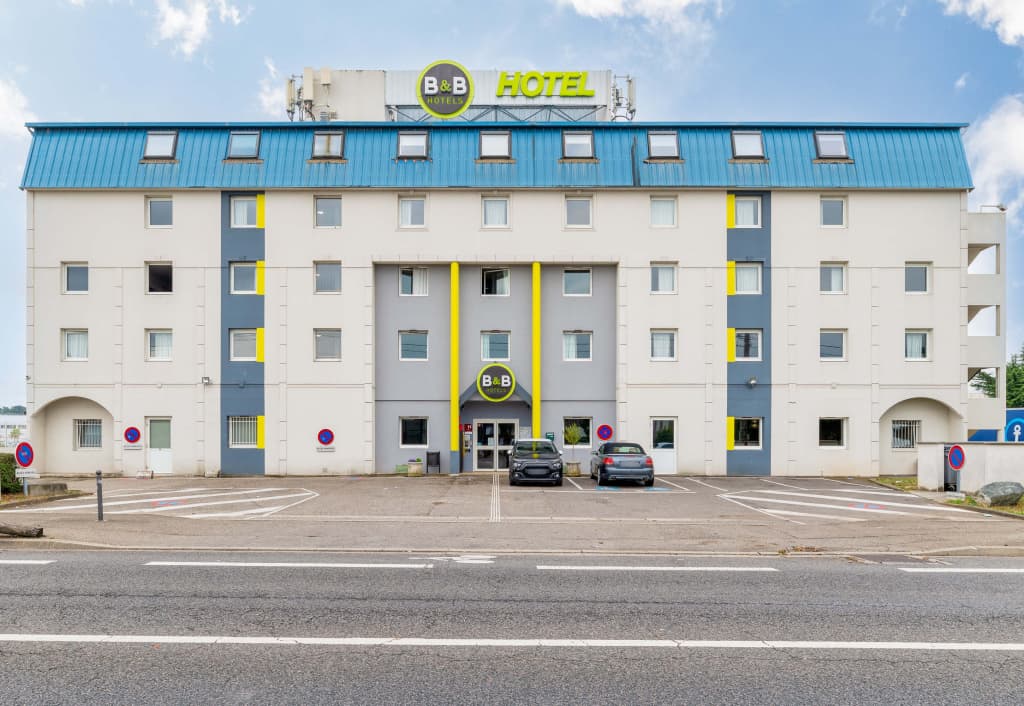 B&B HOTEL Lyon Grand Stade Meyzieu - Photo 1