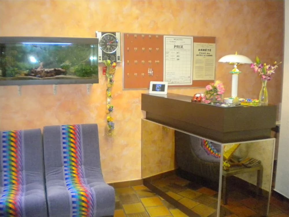 Revotel - Photo 2