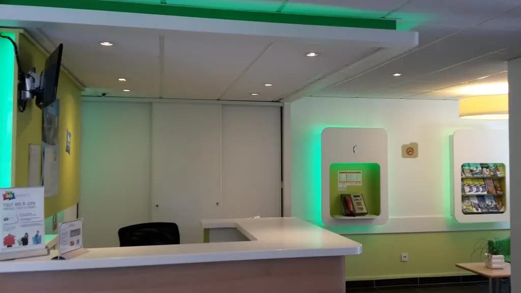 ibis budget Marseille Est Porte d'Aubagne - Miniature 8