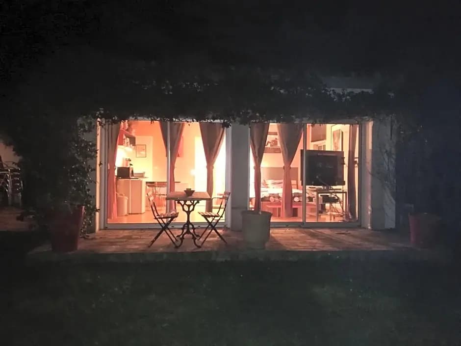 Studio au coeur de la petite camargue - Miniature 6