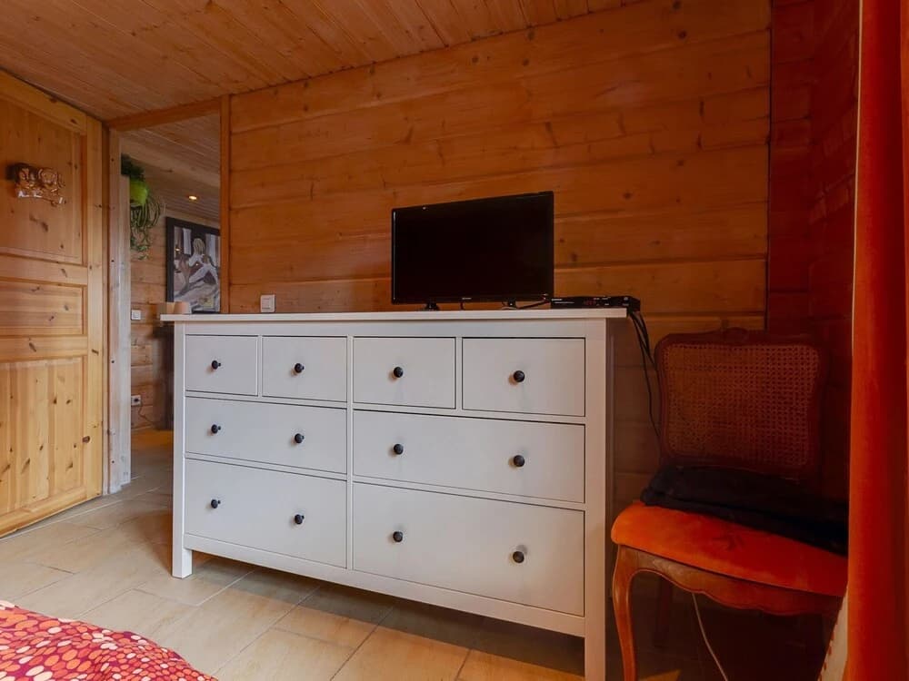 Beautiful Holiday Home in Le Cheylard with Fireplace - Photo 3